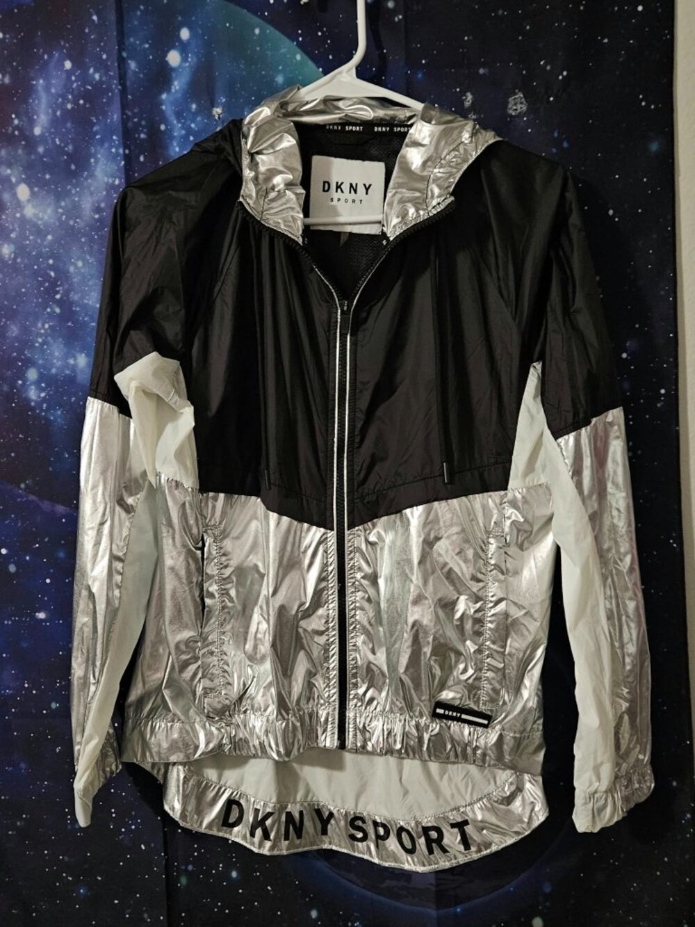 NWOT DKNY Sport Metallic Silver Black Hooded Windbreaker Jacket Womens Small